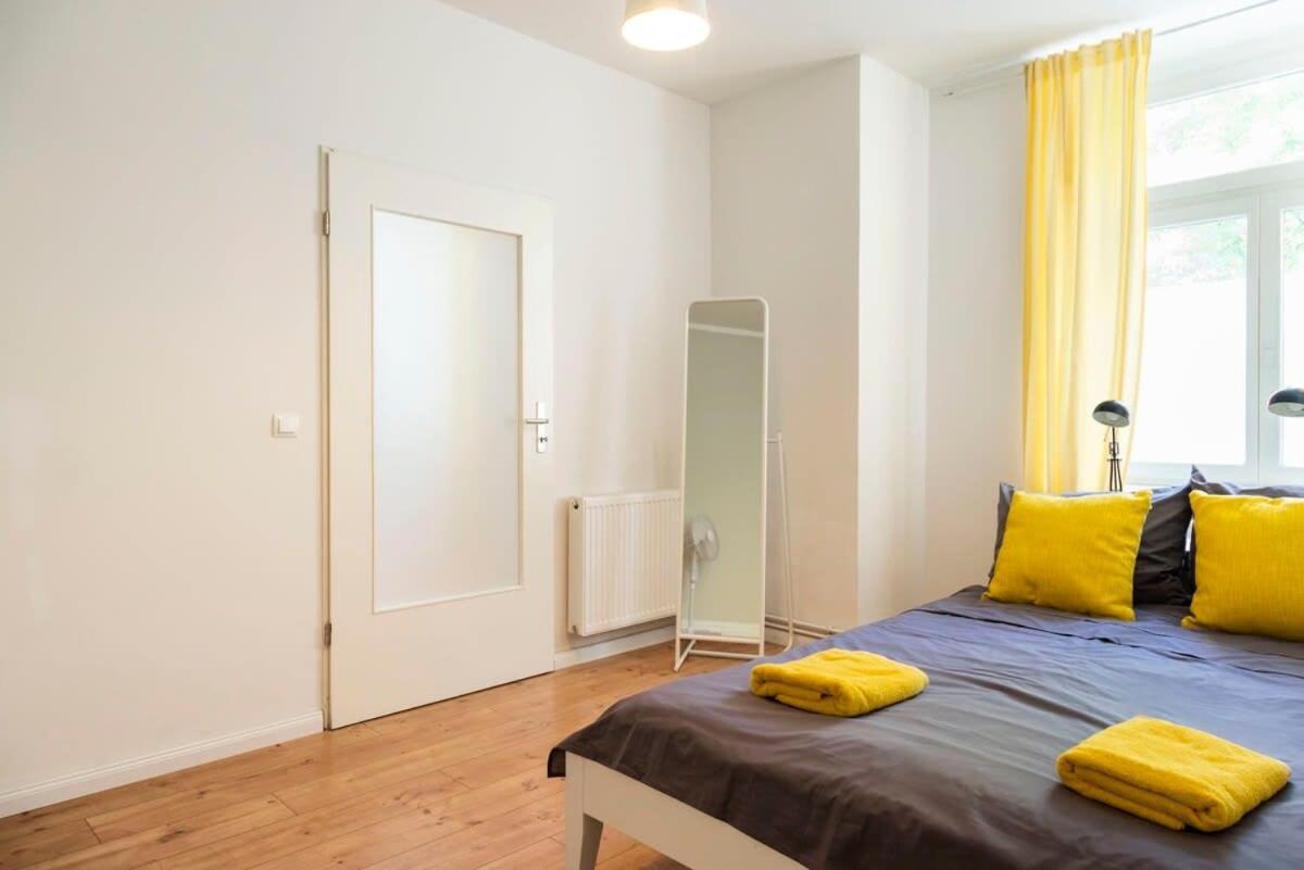 Cosy Two Br Plus Self Checkin Plus Street Parking Berlin Exterior foto