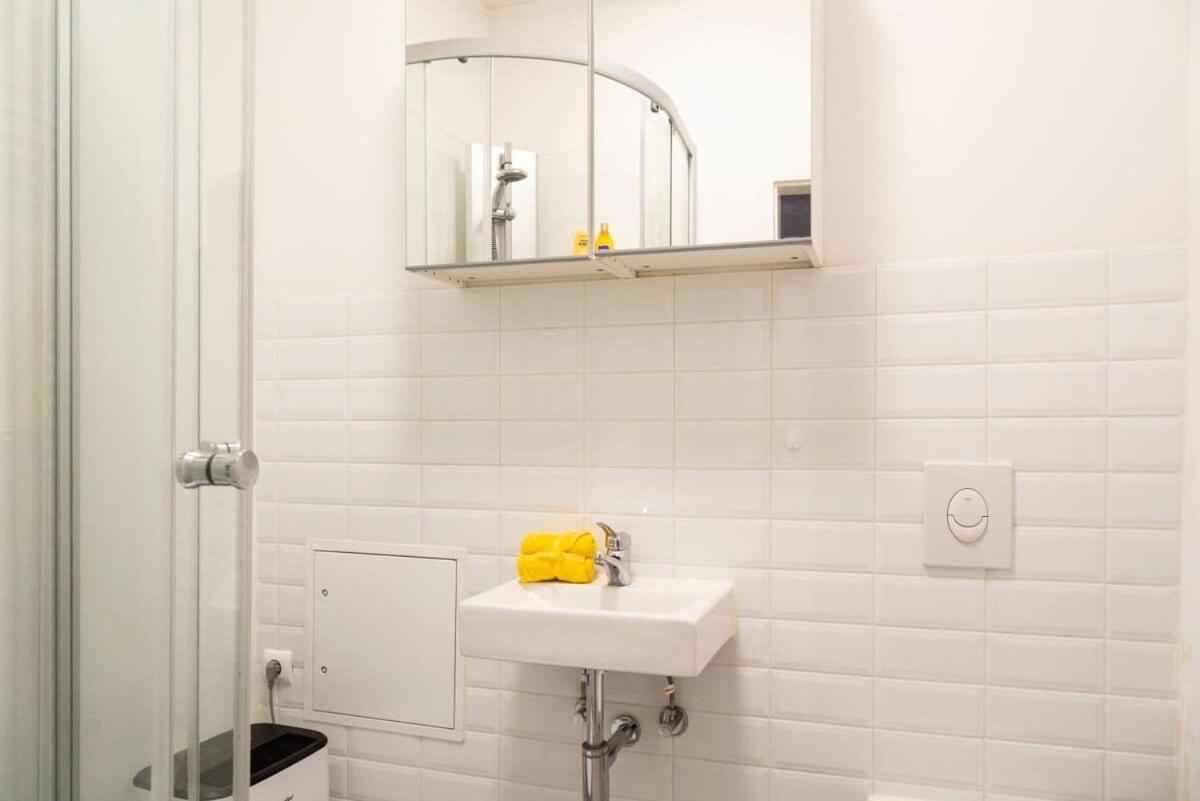 Cosy Two Br Plus Self Checkin Plus Street Parking Berlin Exterior foto